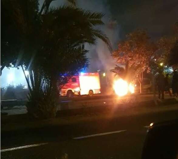 Bomberos de la capital intervinieron en la extinción del incendio/TA.